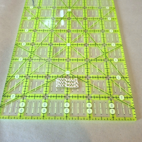 Omnigrip by Non-Slip Ruler 6" x 12" Neon Green Rectangular Sewing Quilting - Picture 8 of 10